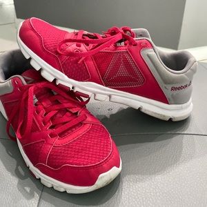 Reebok memory tech massage sneakers